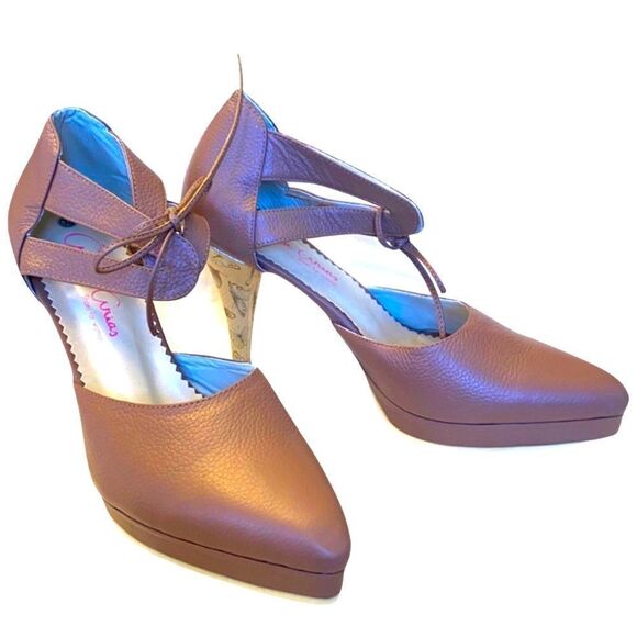 NEW Angela Arias Mocha Leather Butterly Heels Size 39 - Picture 1 of 8